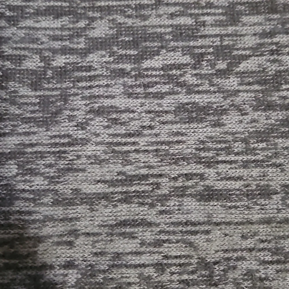Elegant Gray Knit Scarf